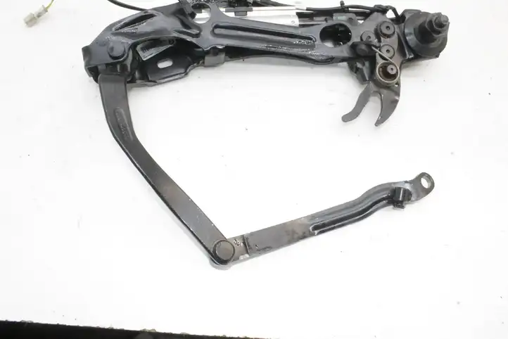 BMW Z4 E89 (2009 - 2017) Петля крыши — фото 5