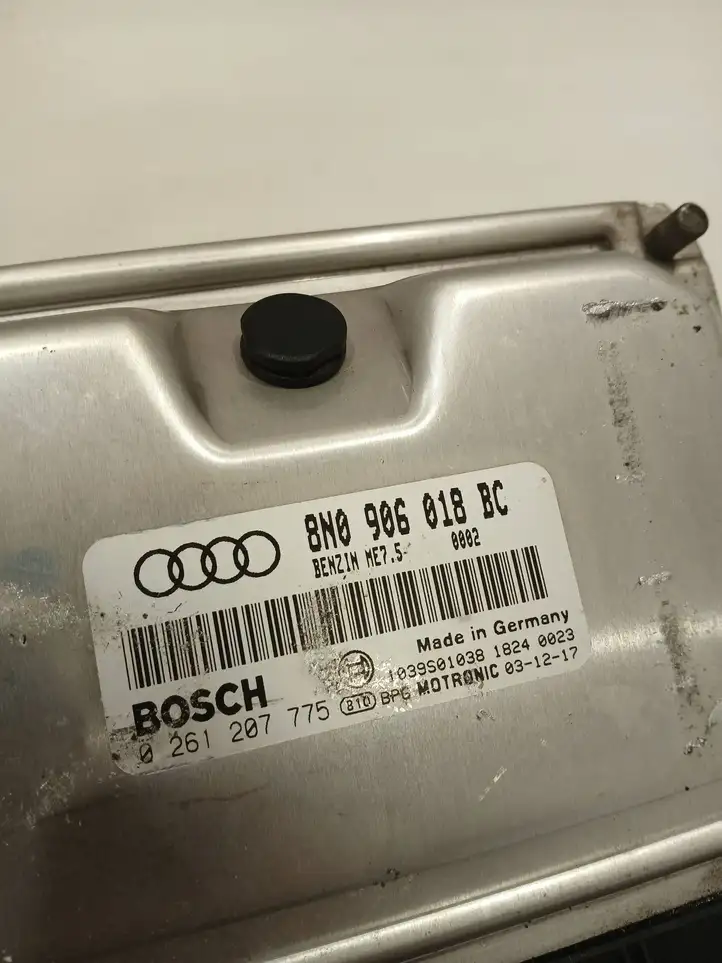 Audi TT Mk1 (1998 - 2003) 8N0906018BC Блок управления двигателем (ЭБУ) — фото 4