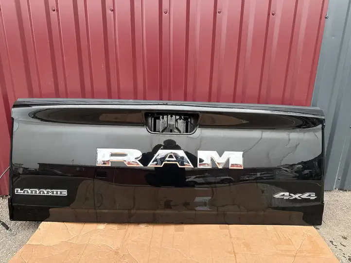 Dodge Ram (2018 - ) Крышка багажника — фото 1
