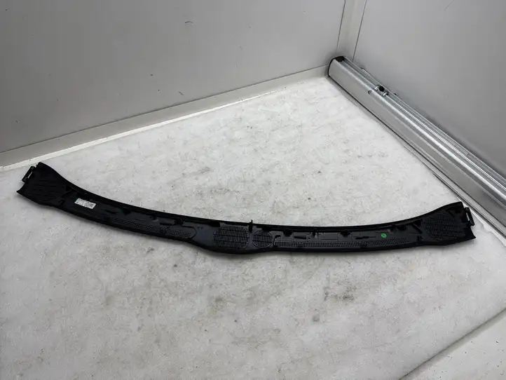Tesla Model Y (2019 - 2024) 168392600A Накладка центрального динамика — фото 6
