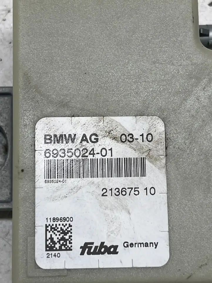 BMW 3 E90 E91 (2005 - 2012) 6935024 Усилитель антенны — фото 3