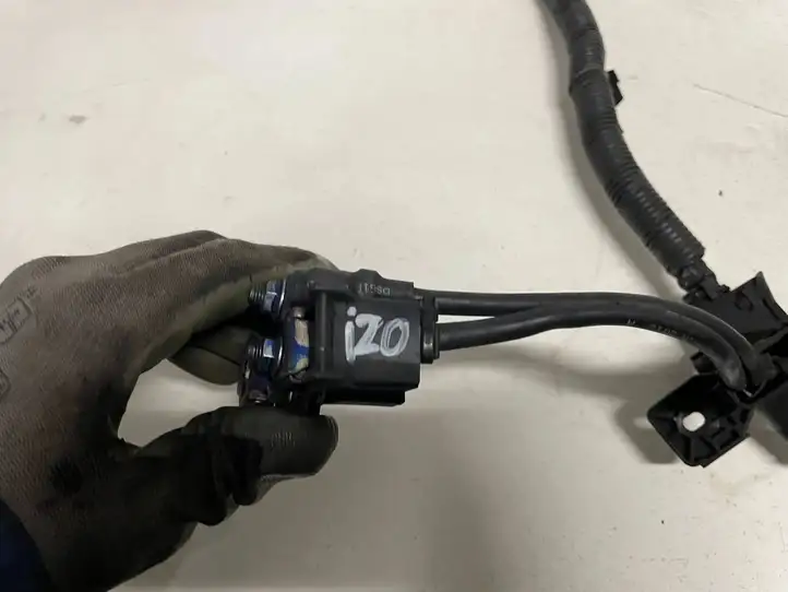 Hyundai i20 (PB PBT) (2012 - 2014) 918554P030 Плюсовой провод аккумулятора — фото 3