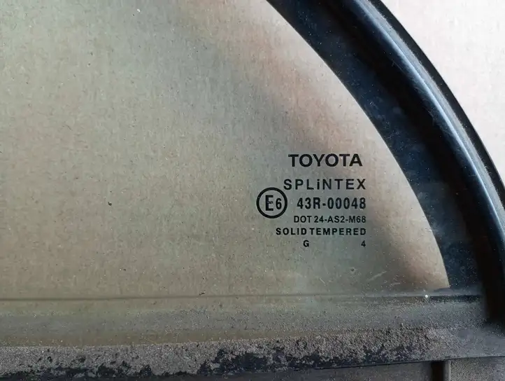 Toyota Avensis T220 (2000 - 2003) 43R00048 Форточка двери — фото 5