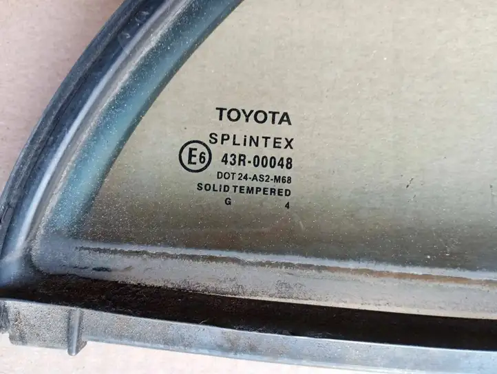 Toyota Avensis T220 (2000 - 2003) 43R00048 Форточка двери — фото 8