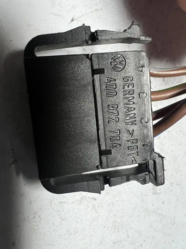 Seat Leon (1P) (2005 - 2012) 4D0972704 Прочая электропроводка — фото 3