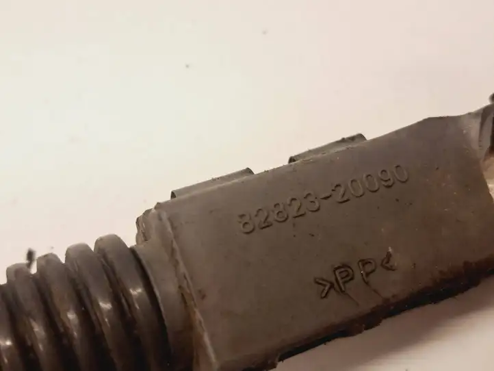 Toyota Corolla Verso AR10 (2004 - 2009) 8282320090 Плюсовой провод аккумулятора — фото 4