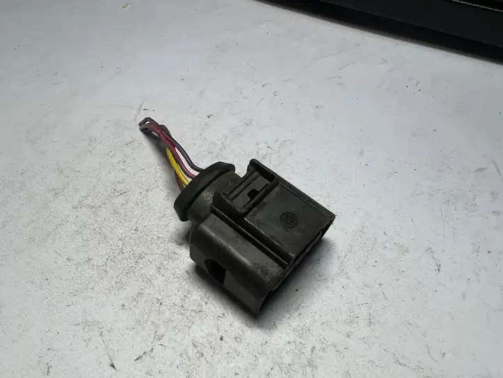 Seat Leon (1P) (2005 - 2012) 8K0973704 Прочая электропроводка — фото 1