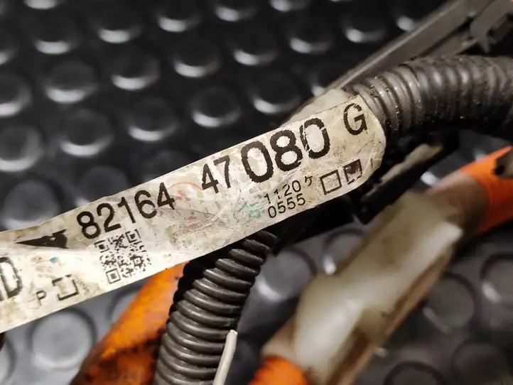 Toyota Prius (XW30) (2009 - 2015) 8216447080 Плюсовой провод аккумулятора — фото 6
