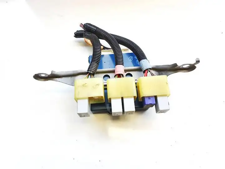 Toyota Corolla Verso AR10 (2004 - 2009) Блок предохранителей (комплект) — фото 1