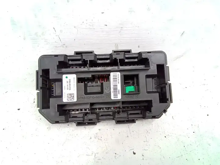 BMW 3 F30 F35 F31 (2012 - 2018) 922487903 Блок предохранителей — фото 2