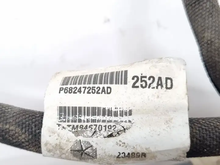 Chrysler Pacifica (2016 - ) P68247252AD Плюсовой провод аккумулятора — фото 3