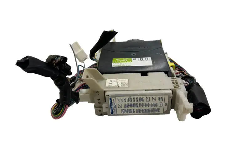 Toyota Verso (2009 - 2012) 8922152242 Блок предохранителей (комплект) — фото 3