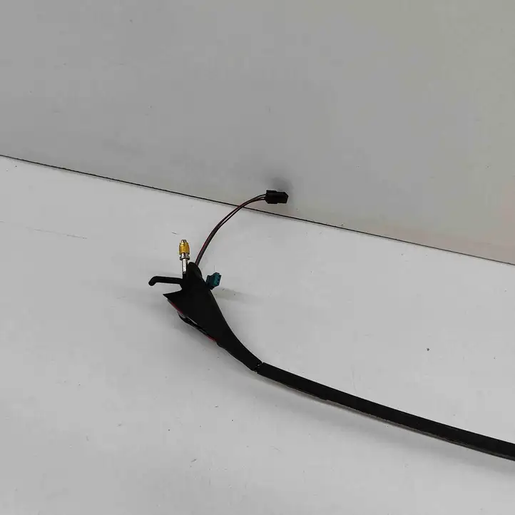 Tesla Model X (2015 - 2021) 106284700A Прочая электропроводка — фото 3