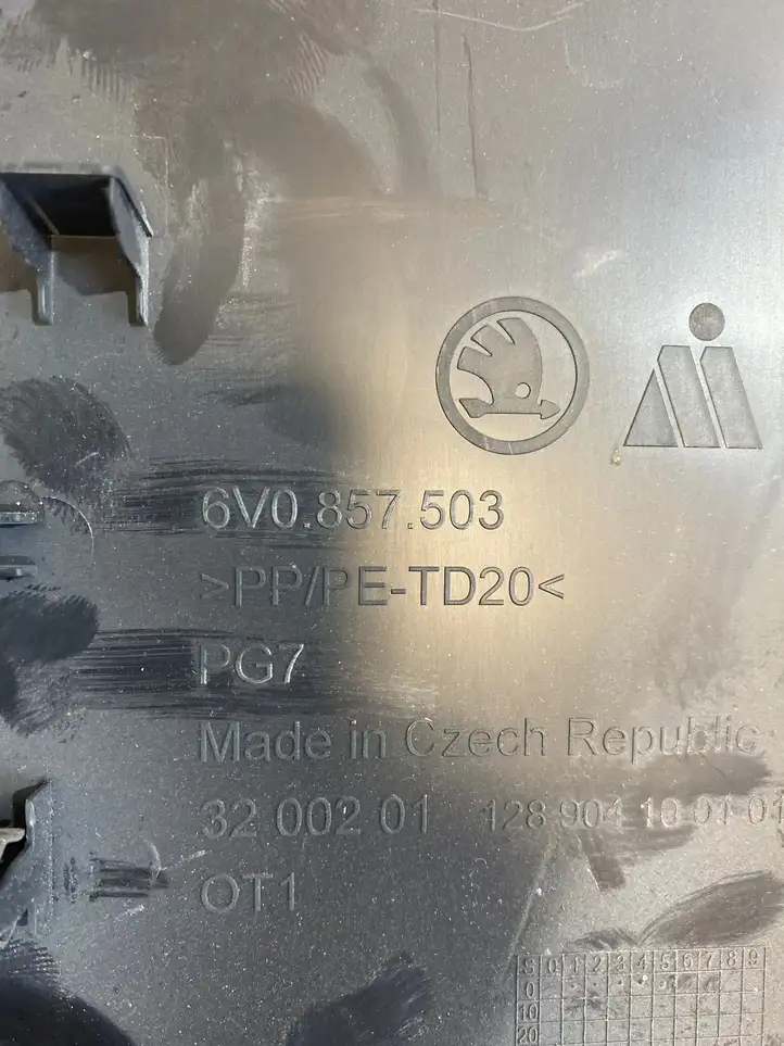 Skoda Fabia Mk3 (NJ) (2015 - 2021) 6V0857503 Прочие детали салона — фото 3