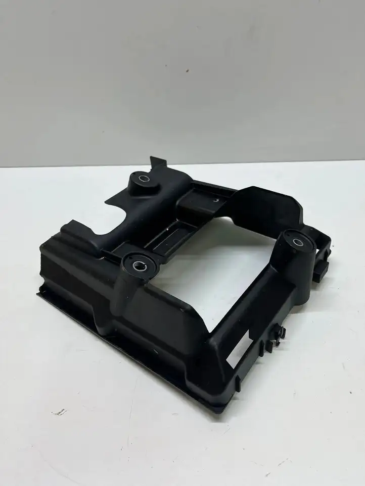 Audi Q7 4M (2015 - )  4M0907650B Держатель блока управления двигателем