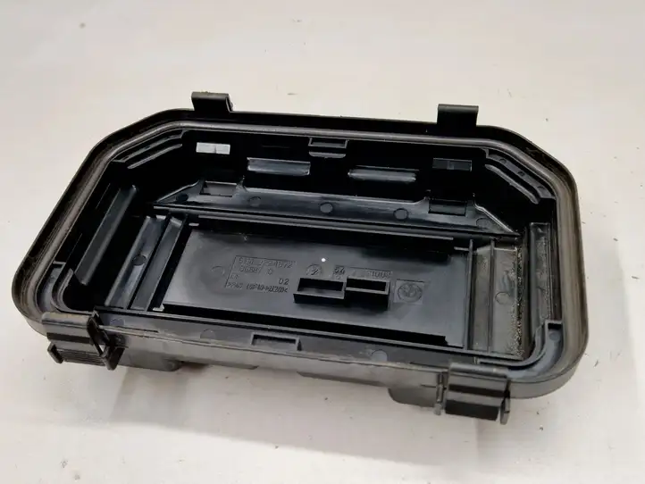 BMW 3 F30 F35 F31 (2012 - 2018) 9224872 Крышка ящика предохранителей — фото 4