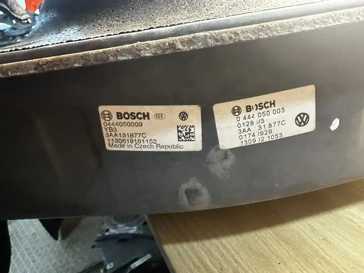 Volkswagen PASSAT B7 (2011 - 2014) 3AA131877C Насос AdBlue — фото 3