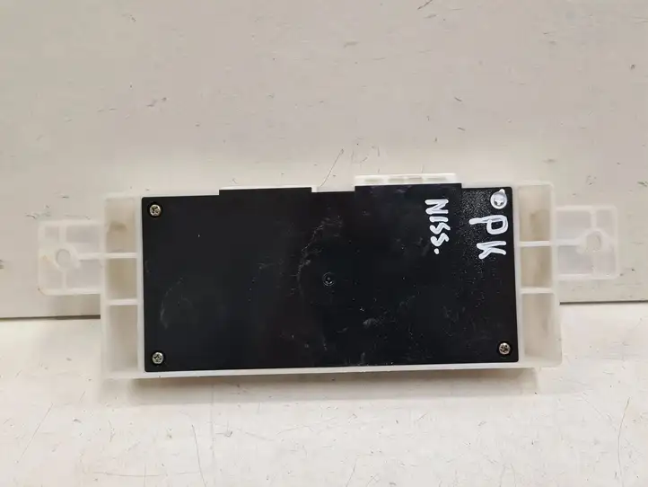 Nissan Murano Z50 (2002 - 2008)  28565CB010 Модуль управления сидением