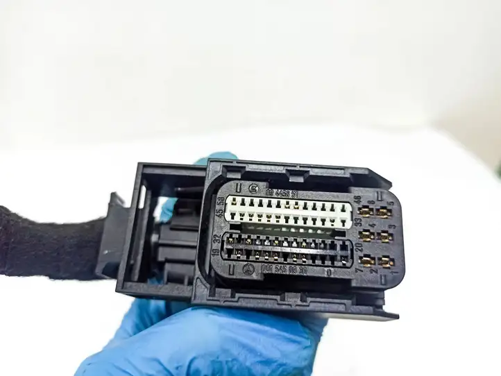 Mercedes-Benz C W204 (2007 - 2014) 0015450930 Прочая электропроводка — фото 9