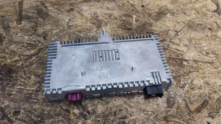 Mercedes-Benz E W212 (2009 - 2016)  A1668202089 Блок управления антенной