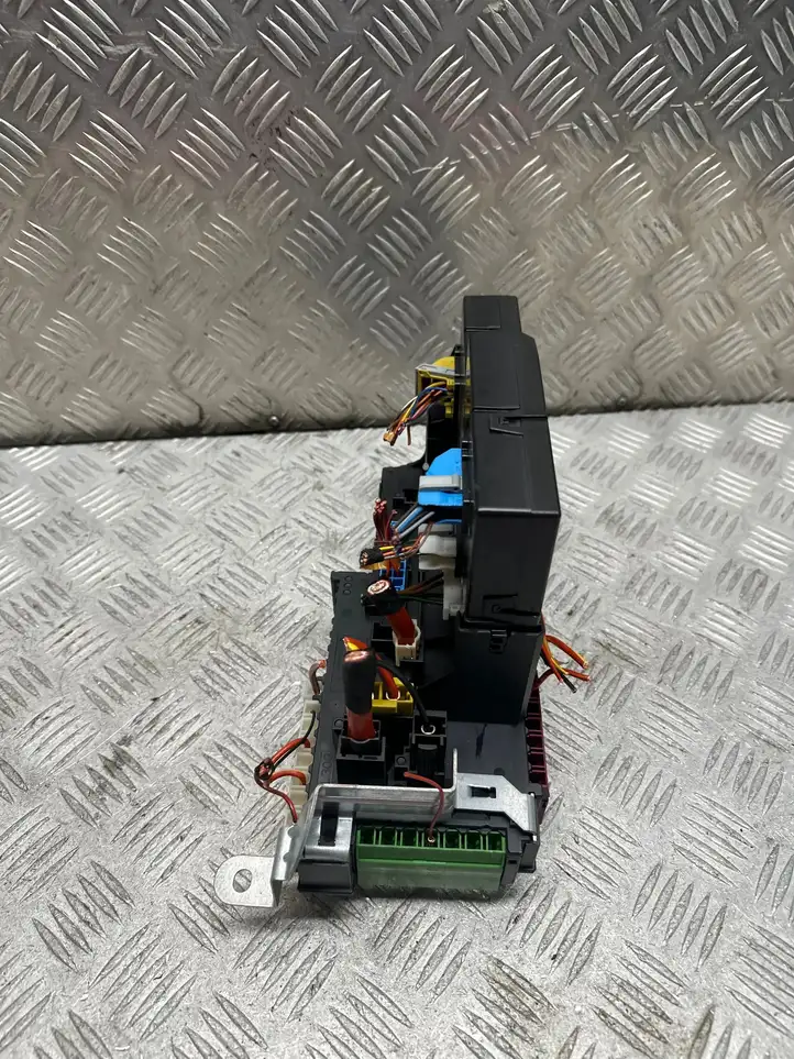 Mercedes-Benz SLK R172 (2011 - 2017)  A1729015500 Блок предохранителей