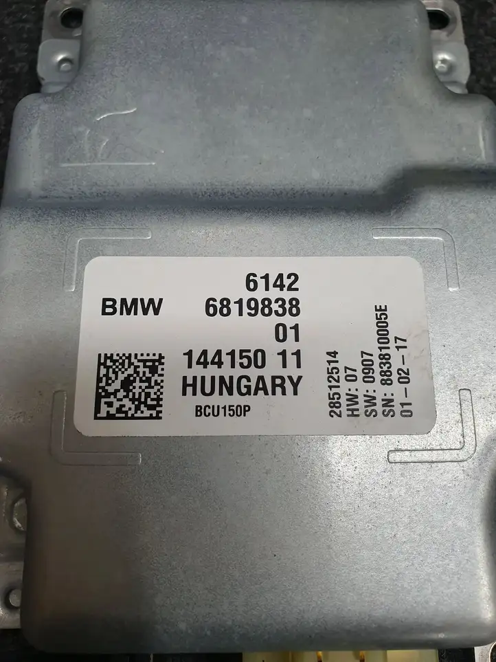 BMW 3 F30 F35 F31 (2012 - 2018) 6819838 Блок управления аккумулятором — фото 4