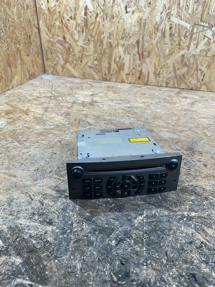 Peugeot 407 (2004 - 2011)   Радио/ проигрыватель CD/DVD / навигация