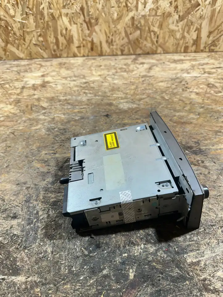 Peugeot 407 (2004 - 2011)   Радио/ проигрыватель CD/DVD / навигация