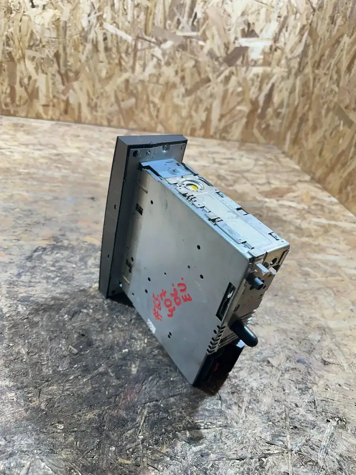 Peugeot 407 (2004 - 2011)   Радио/ проигрыватель CD/DVD / навигация