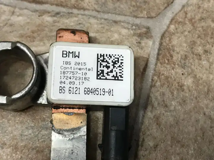 BMW 5 G30 G31 (2016 - ) 6840519 Минусовой провод аккумулятора — фото 5
