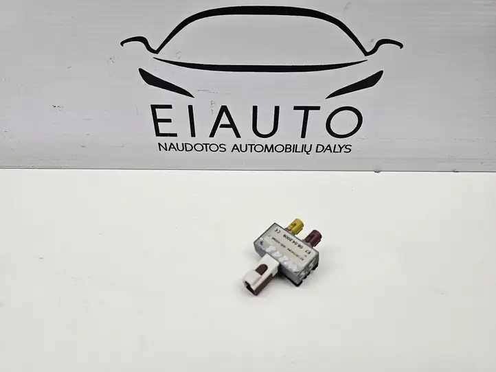 Mercedes-Benz E W212 (2009 - 2016) A2128704089 Усилитель антенны — фото 1