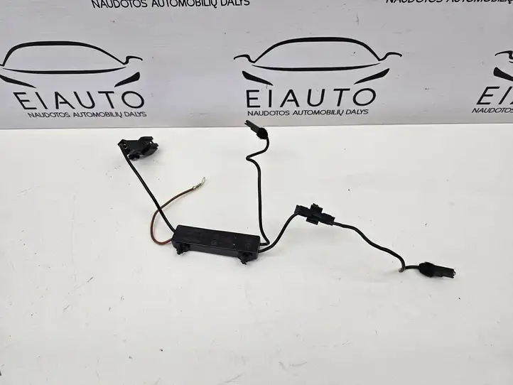 Mercedes-Benz E W212 (2009 - 2016) A2128704589 Усилитель антенны — фото 1