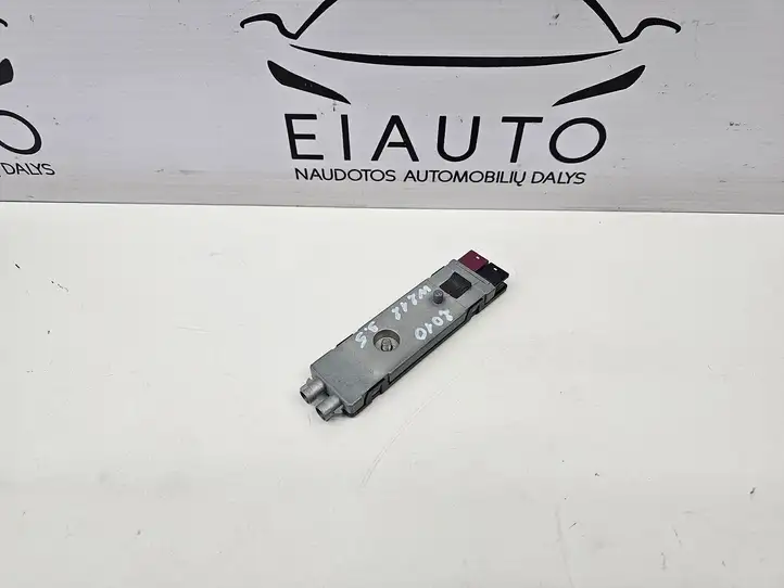 Mercedes-Benz E W212 (2009 - 2016) A2128703889 Усилитель антенны — фото 5