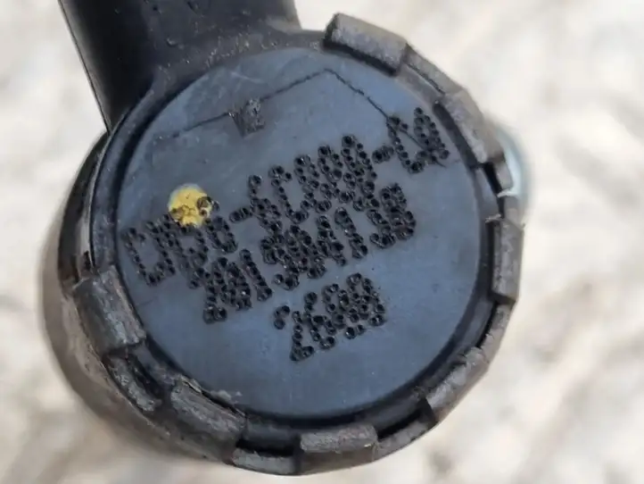 Ford Fiesta (2013 - 2017) CM5G6C880CA Датчик давления масла двигателя — фото 2