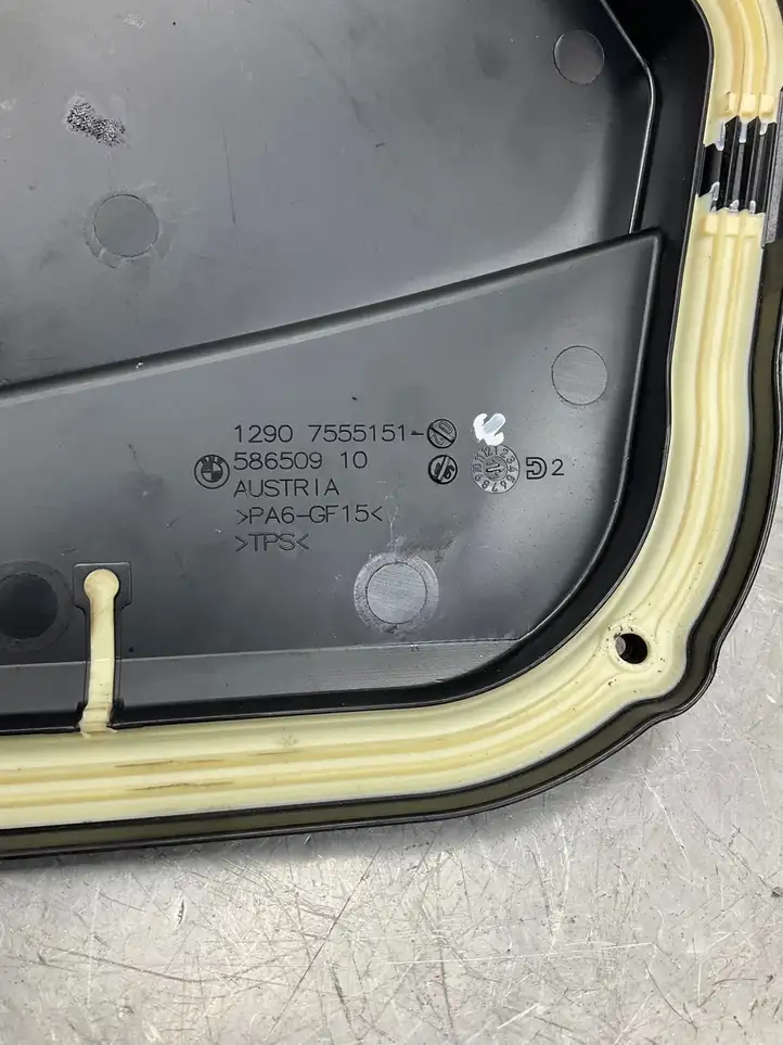 BMW 7 F01 (2008 - 2016) 7555151 Крышка ящика предохранителей — фото 5