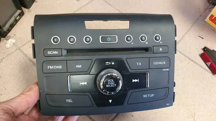 Honda CR-V (2012 - 2016) 39100T1GG210M1 Магнитола / мультимедийная система — фото 2