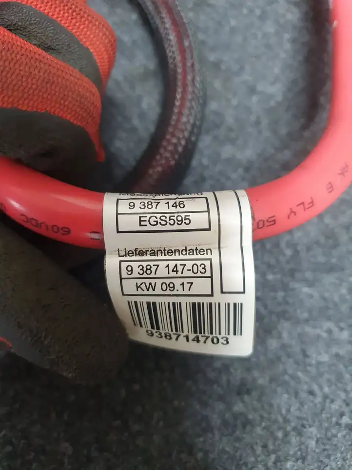 BMW 3 F30 F35 F31 (2012 - 2018) 9387147 Плюсовой провод аккумулятора — фото 3