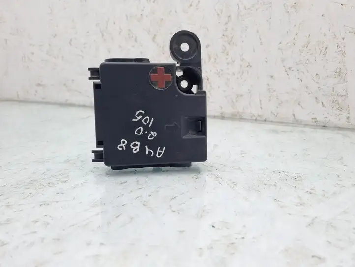 Audi A4 S4 B8 8K (2007 - 2011) 8K0937517A Клеммный узел плюсовых проводов — фото 1