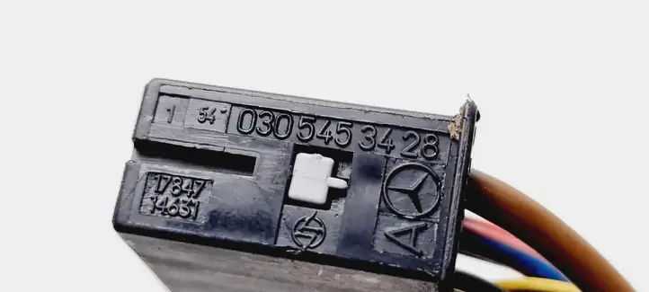 Mercedes-Benz C W203 (2000 - 2007) 0305453428 Прочая электропроводка — фото 3
