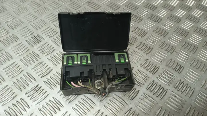 Citroen C5 (2004 - 2008)  9632229480 Ящик предохранителей (комплект)