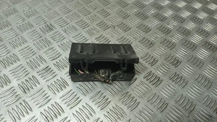 Citroen C5 (2004 - 2008)  9632229480 Ящик предохранителей (комплект)