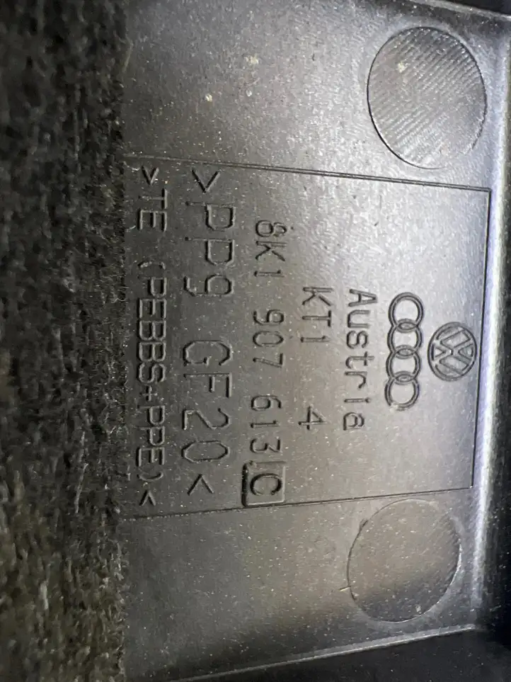 Audi A5 8T 8F (2011 - 2016) 8K1907613C Крышка ящика предохранителей — фото 4