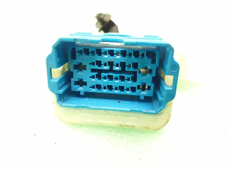 Citroen C4 (2016 - )  3322844421351 Другой проводник