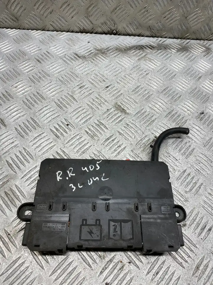Land Rover Range Rover L405 (2012 - 2017) HPLA14A073KA Блок предохранителей — фото 2