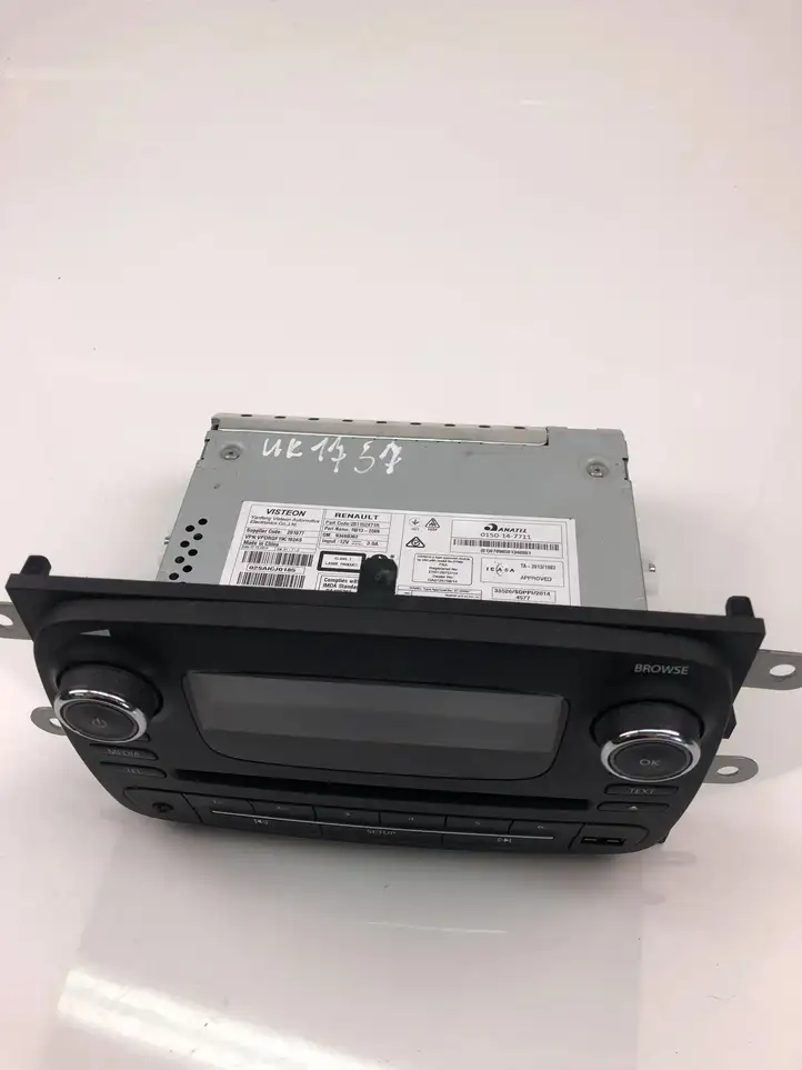 Fiat Bravo (2007 - 2014)  281152471R Радио/ проигрыватель CD/DVD / навигация