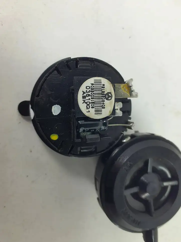 Mercedes-Benz E W212 (2009 - 2016)  A2128202402 Громкоговоритель (громкоговорители) высокой частоты в передних дверях