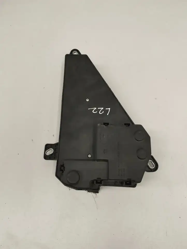 BMW 5 E60 E61 (2004 - 2010) 6906558 Блок предохранителей — фото 2