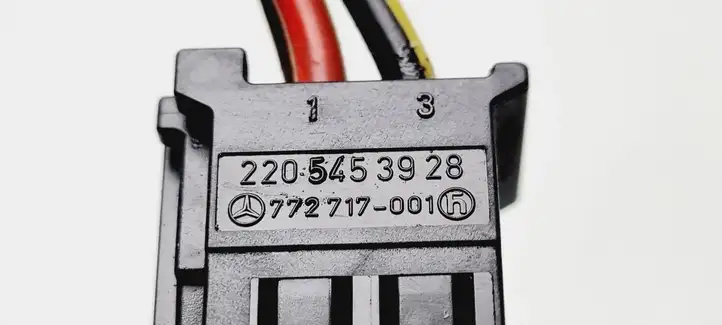 Mercedes-Benz C W203 (2000 - 2007) 2205453928 Прочая электропроводка — фото 3