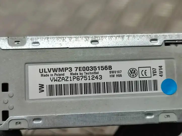 Volkswagen Transporter-Caravelle (2009 - 2015)  7E0035156B Радио/ проигрыватель CD/DVD / навигация