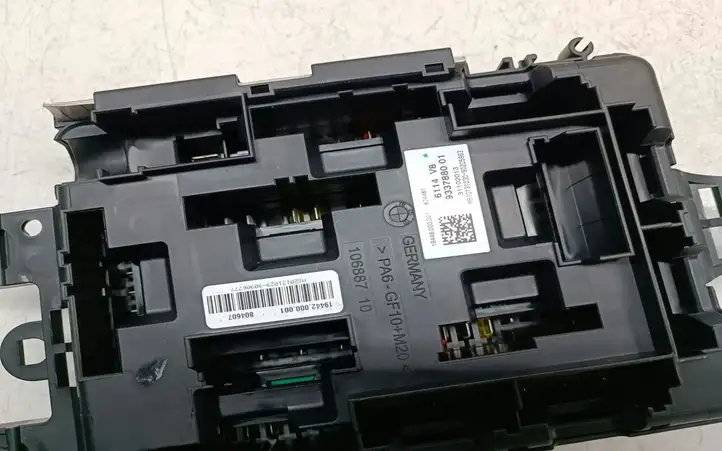 BMW 3 F30 F35 F31 (2012 - 2018) 9337884 Блок предохранителей — фото 4